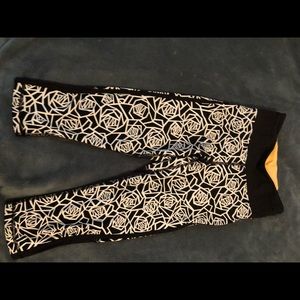 Lululemon sz 2 capris.
